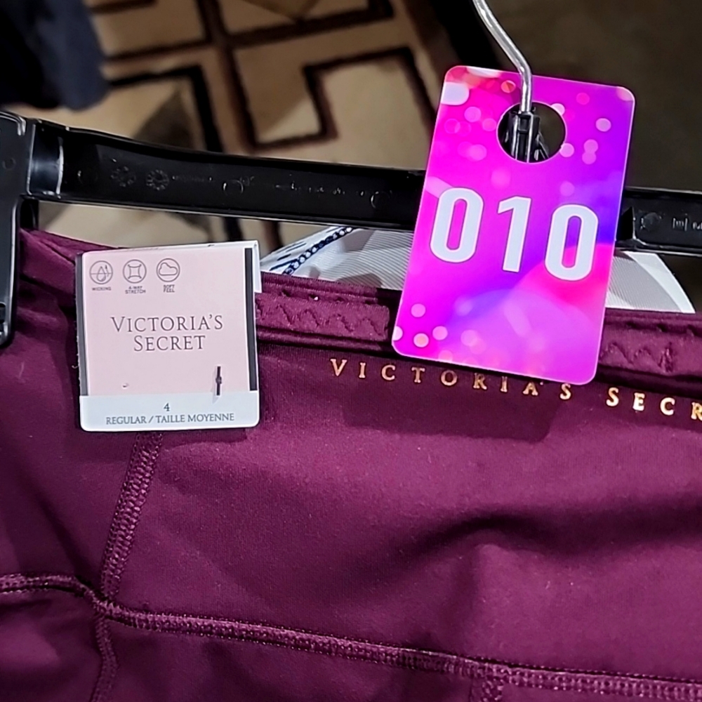 Victoria's Secret incredible essential leggings